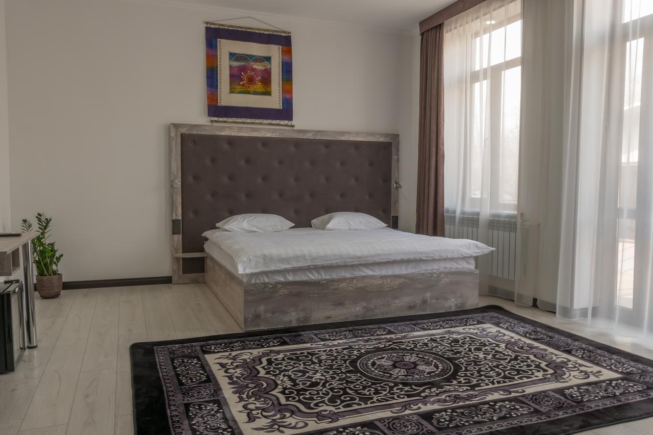 Home Guest Residence Bishkek Exterior foto