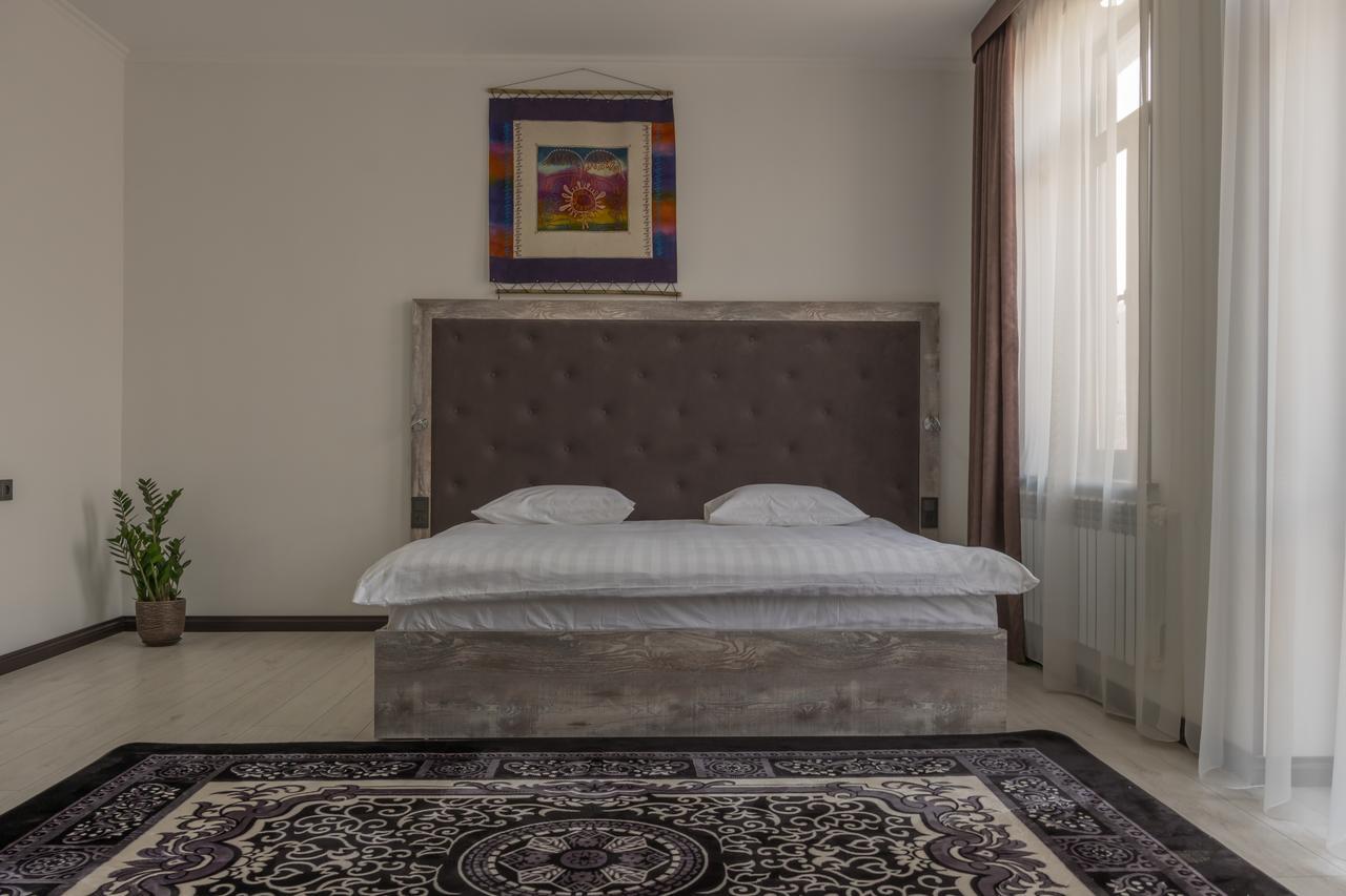 Home Guest Residence Bishkek Habitación foto