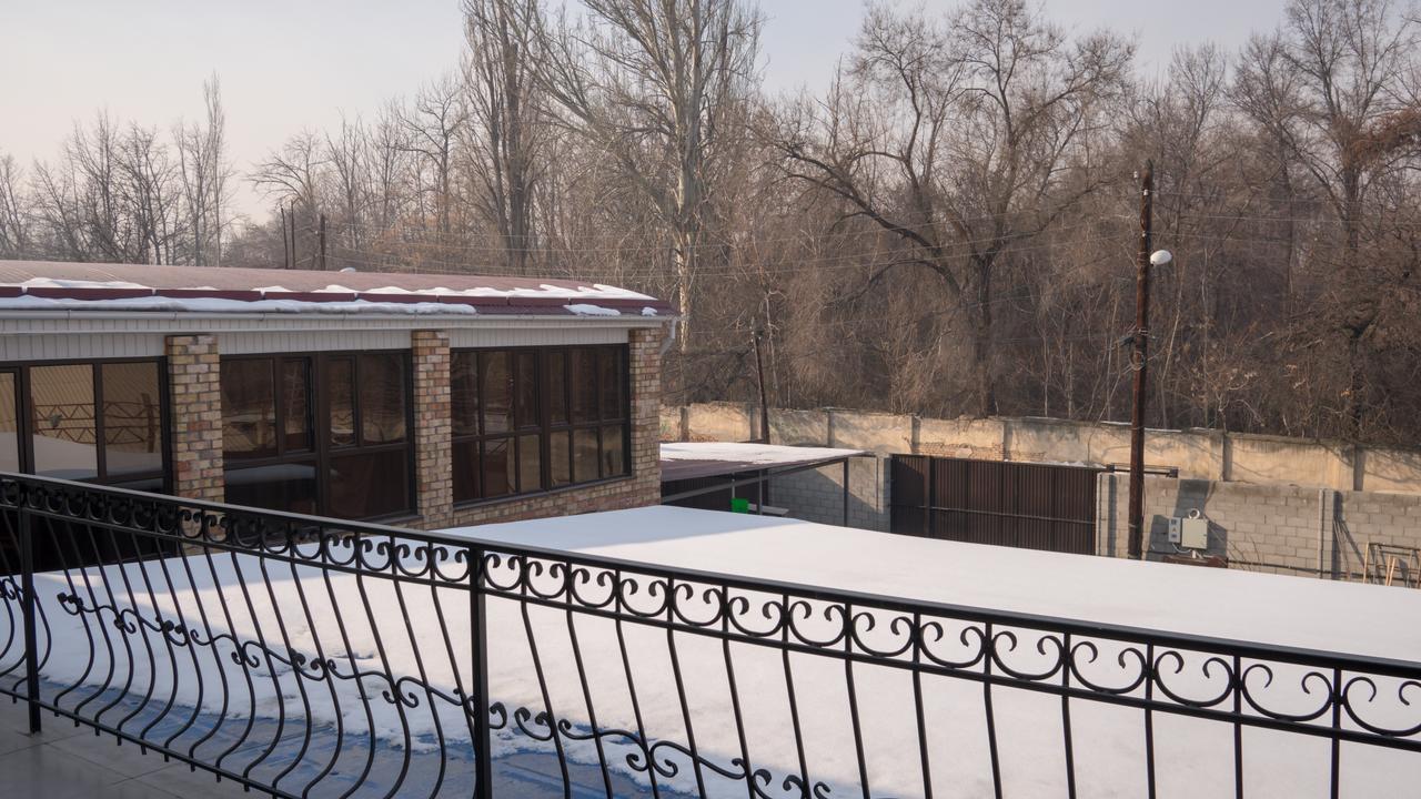 Home Guest Residence Bishkek Habitación foto