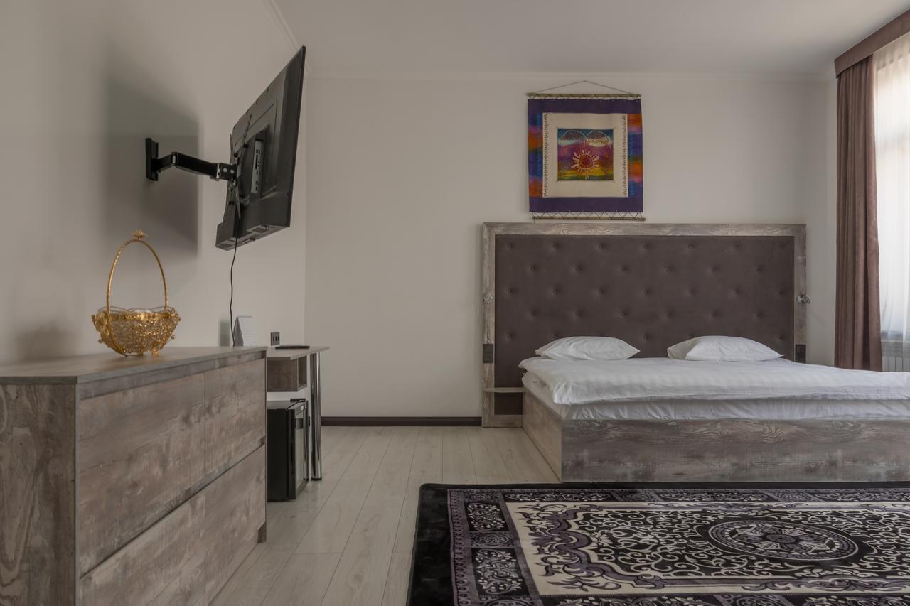 Home Guest Residence Bishkek Habitación foto